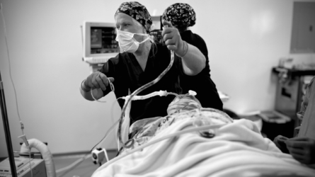 Laurie Hanna, CRNA, in the OR